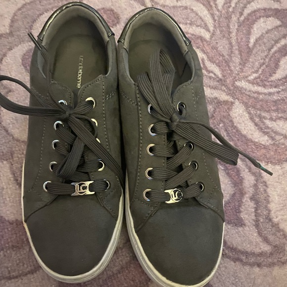 Liz Claiborne Shoes - Picture 5 of 12